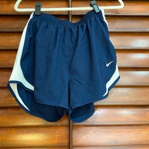 VINTAGE NIKE athletic shorts ❣️